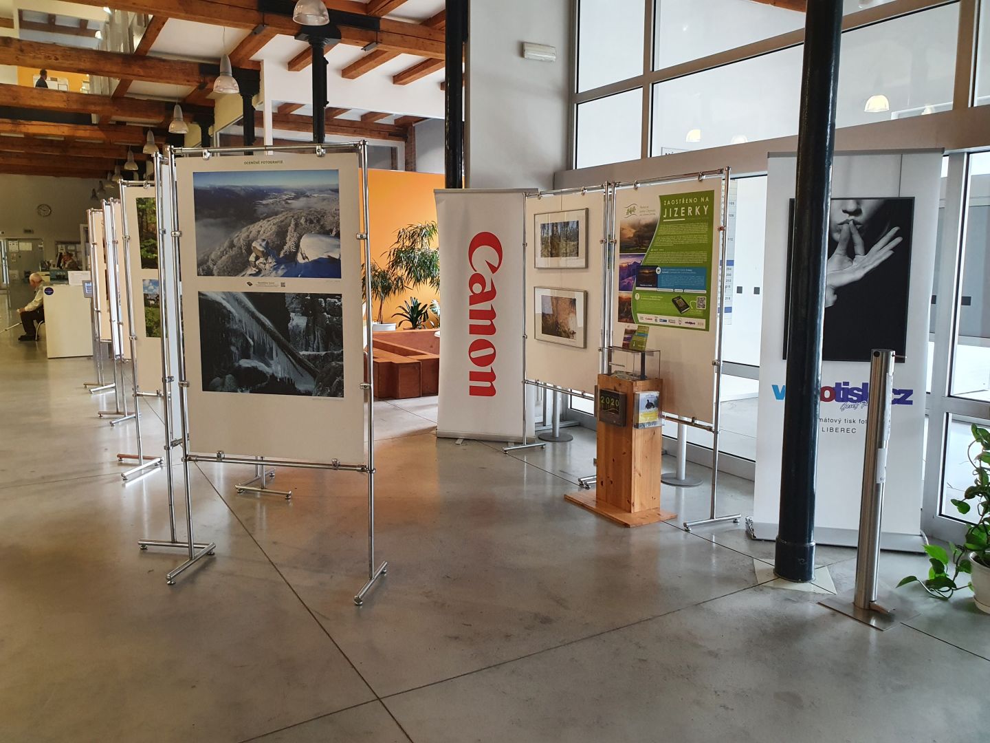 Výstava Zaostřeno na Jizerky se představí na radnici Městského úřadu Semily